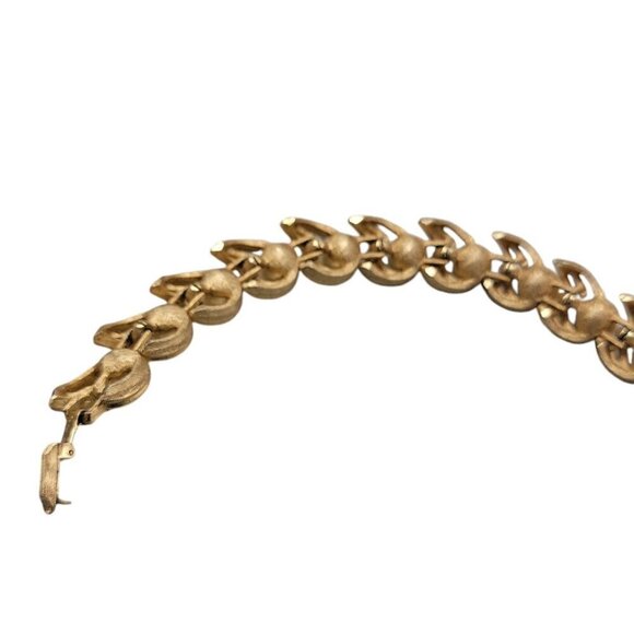 Crown Trifari Faux Pearl Swirl Bracelet 6.5" Gold Tone Setting Rhinestone Accent - Picture 14 of 14